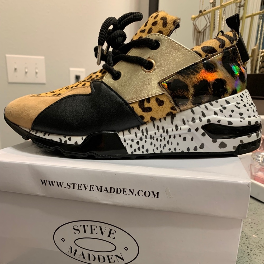 New in Box! Steve Madden Cliff Sneaker
